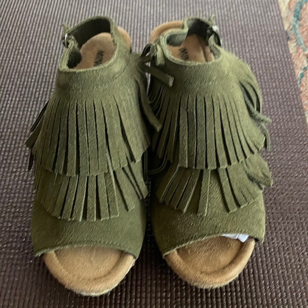 MINNETONKA WEDGES